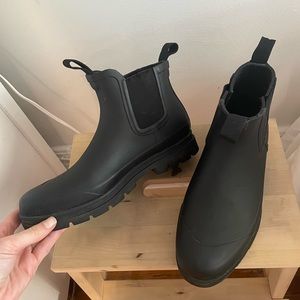 Everlane black rainboots. Great condition!